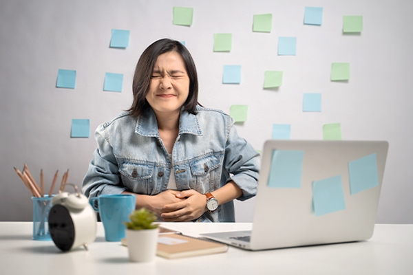 Stres Bikin Asam Lambung Naik? Kenali Gejala GERD dan Solusinya dengan Infus Lambung