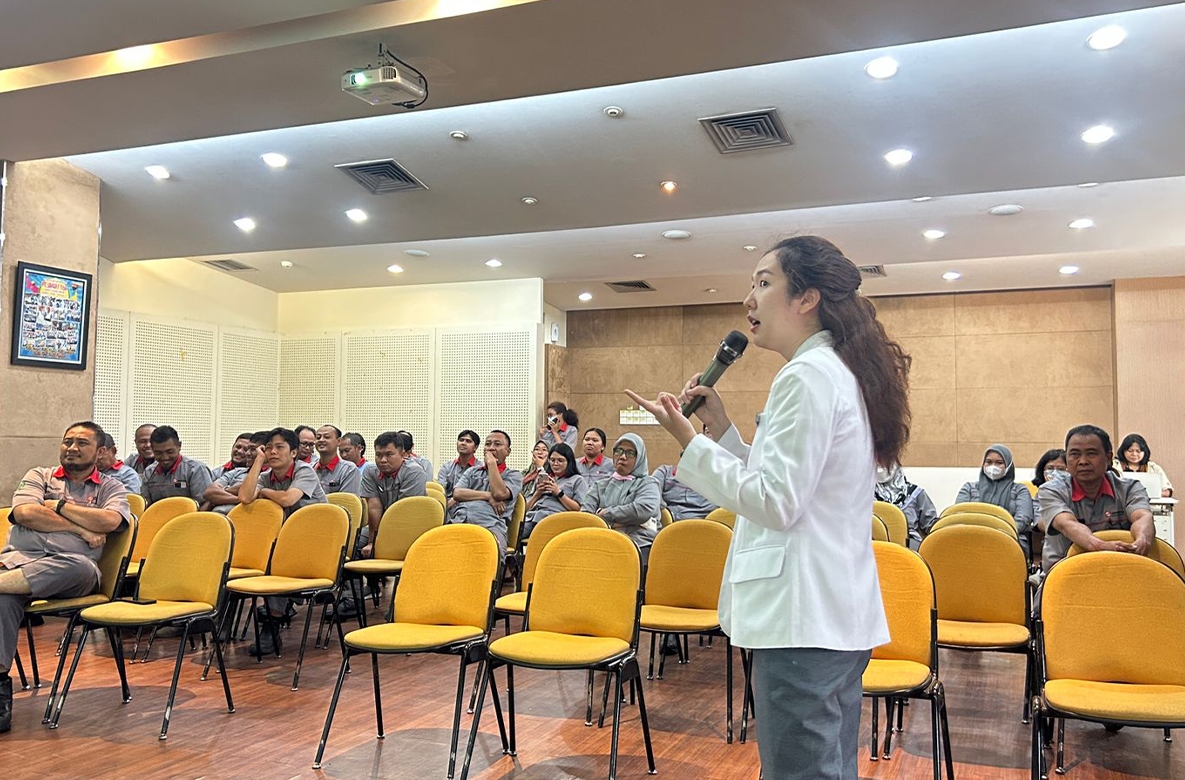 "Agar terhindar dari penyakit kronis penting untuk melakukan perubahan pola makan hingga manajemen stres," jelas dr. Gaby Venera.