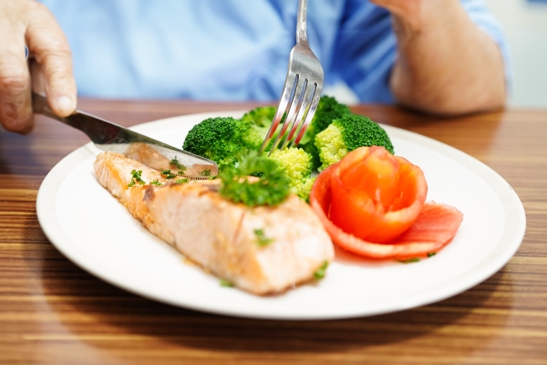 Merawat kulit tidak hanya dari produk yang Anda oleskan, tapi juga dari makanan yang Anda konsumsi.